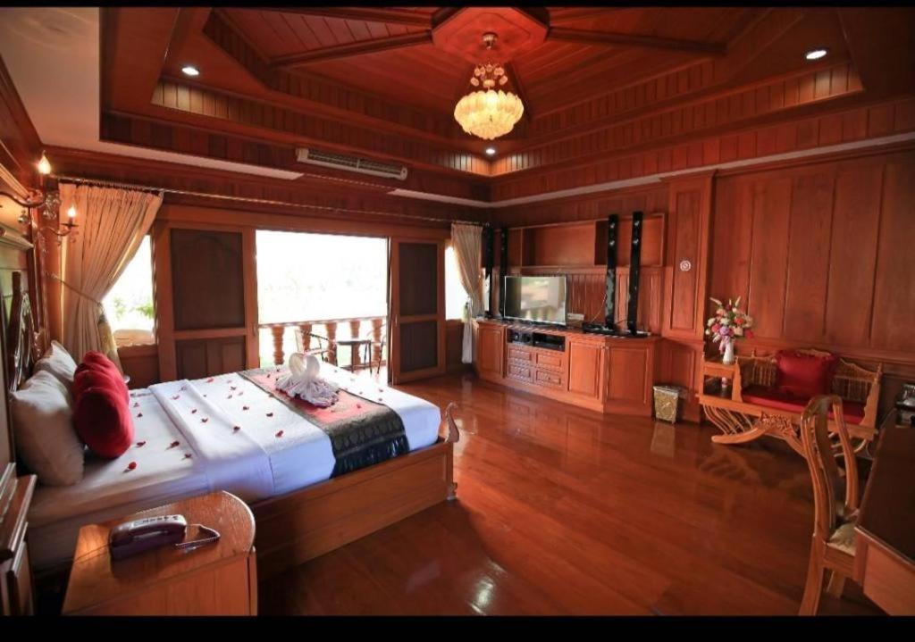 Ngamta Hotel Мэхонгсон Экстерьер фото