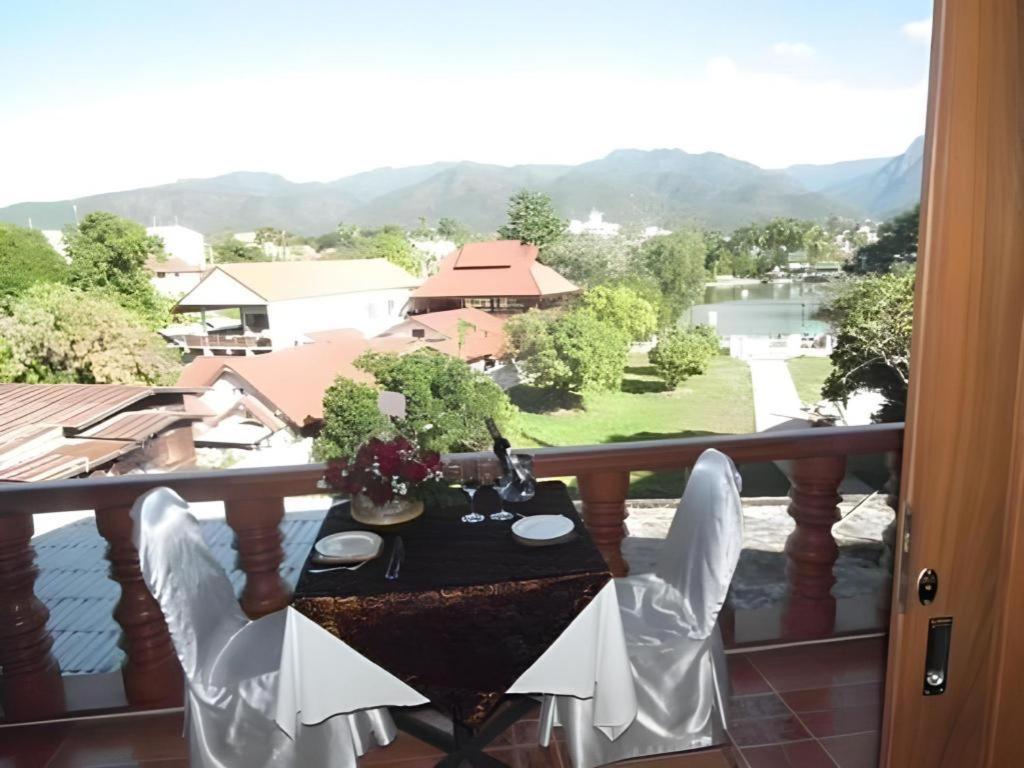 Ngamta Hotel Мэхонгсон Экстерьер фото
