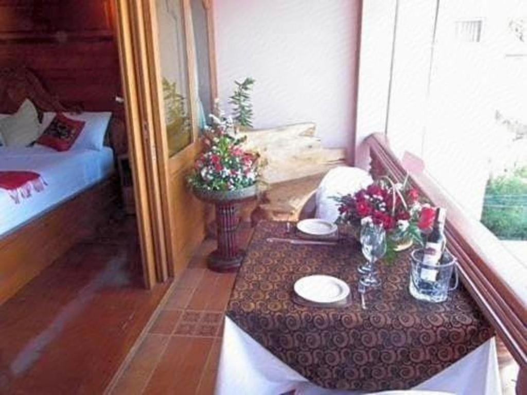 Ngamta Hotel Мэхонгсон Экстерьер фото